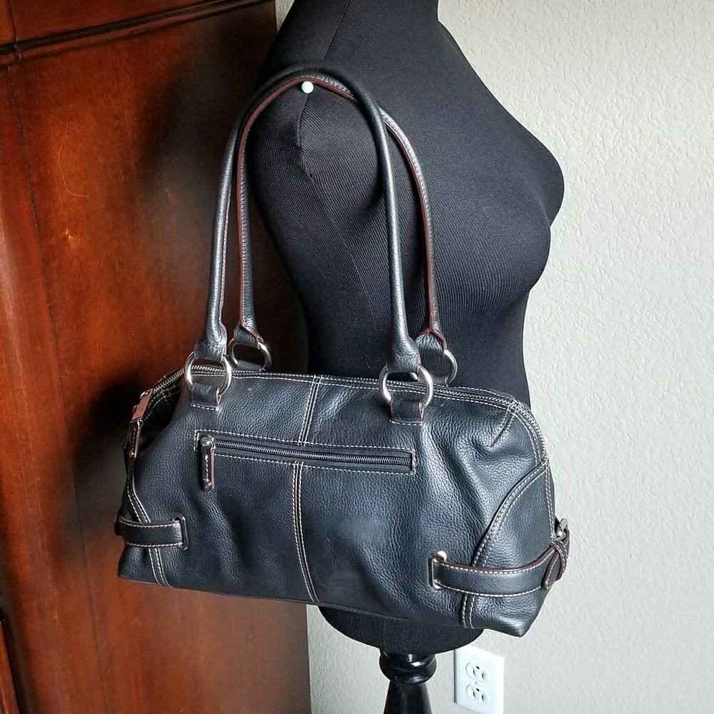 Tignanello Pebbled Black Leather Bag - Picture 3 of 6